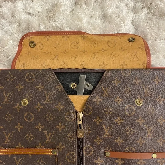 Louis Vuitton Garment Bag - Picture 2 of 10